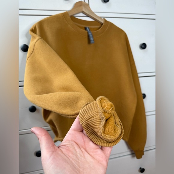 Vuori Restore Sweatshirt Women XS Crewneck Pullover Cropped Draw-string hem gold - Picture 8 of 16